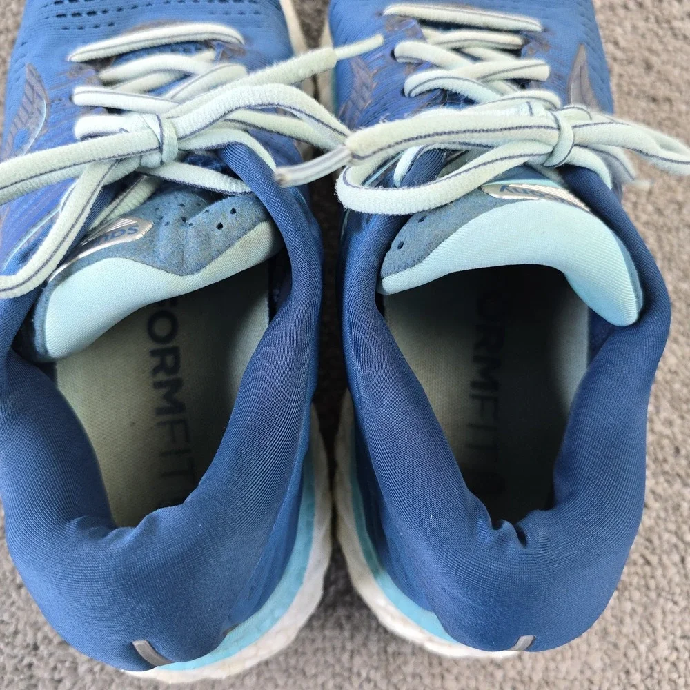 Saucony Triumph 17 Womens 8.5 Running Shoes Blue Aqua S10546-25 Low Top Sneakers